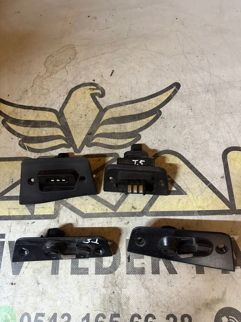 T5 Transporter Sürgülü Kapı Kilit Aparatları 7H0843640D , 7H0843838C - Görsel 2