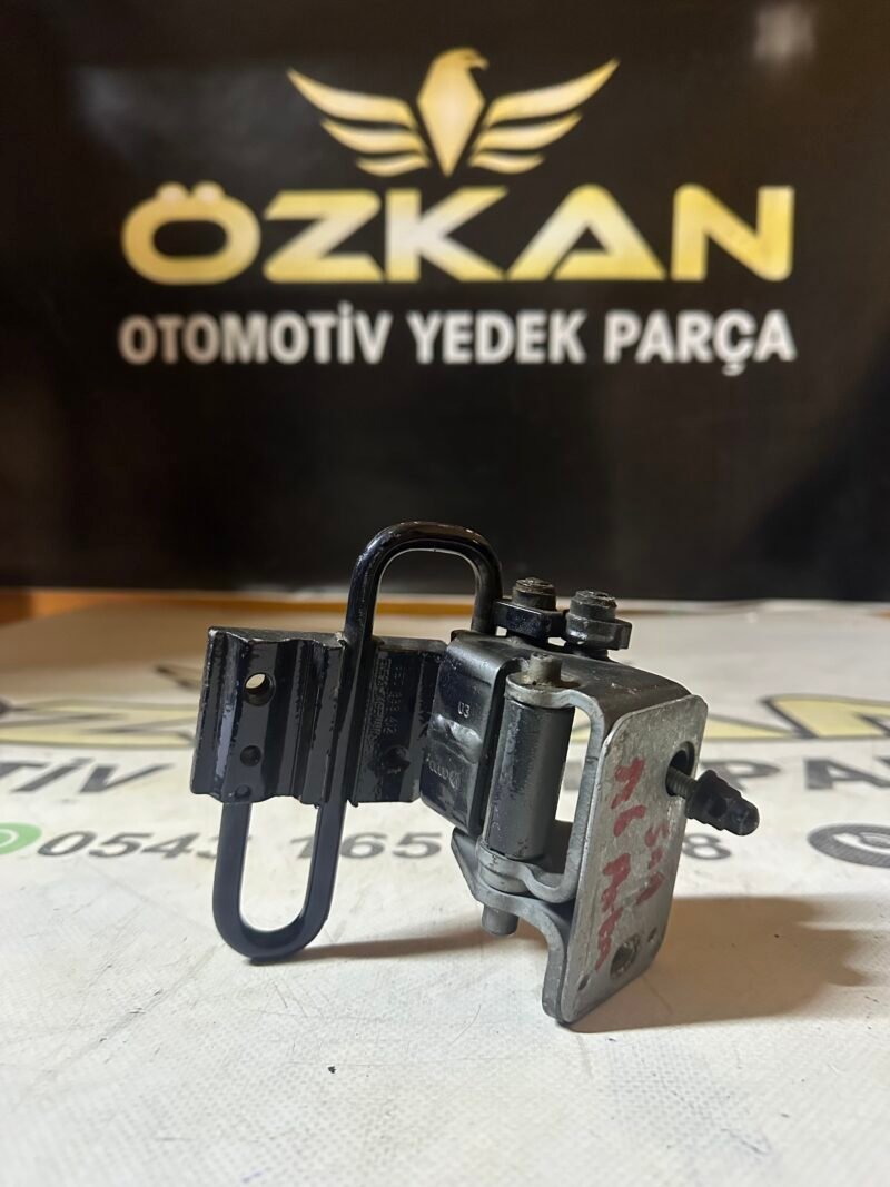 Audi A4 , A6 , Seat Exeo , Sağ Kapı Menteşesi , 8E0833412 , 8E0 833 412